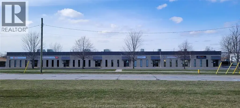 6260 Hawthorne Drive, Windsor